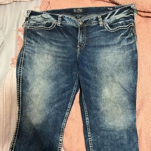 Plus sized silver jeans capri